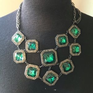 Elegant necklace